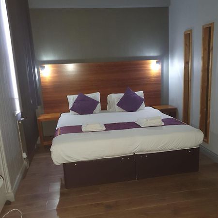 Bennetts Hotel Лонг Итон Экстерьер фото