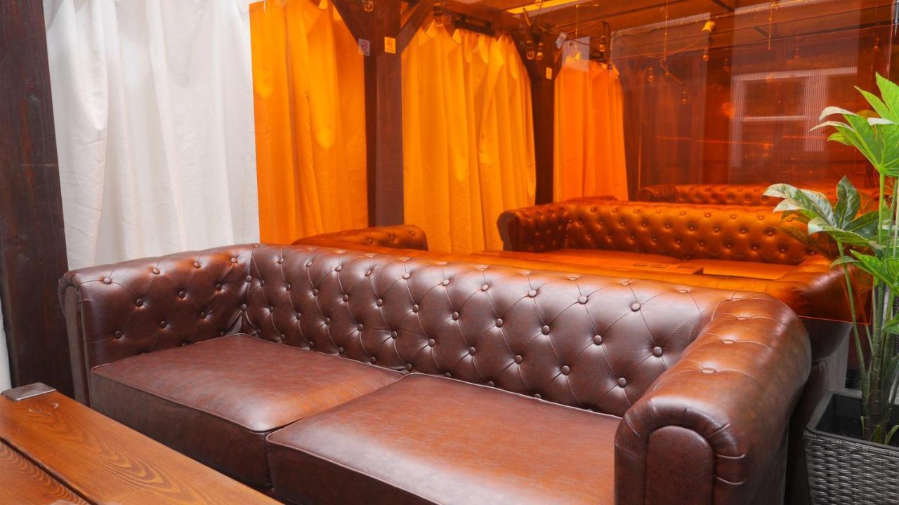 Bennetts Hotel Лонг Итон Экстерьер фото