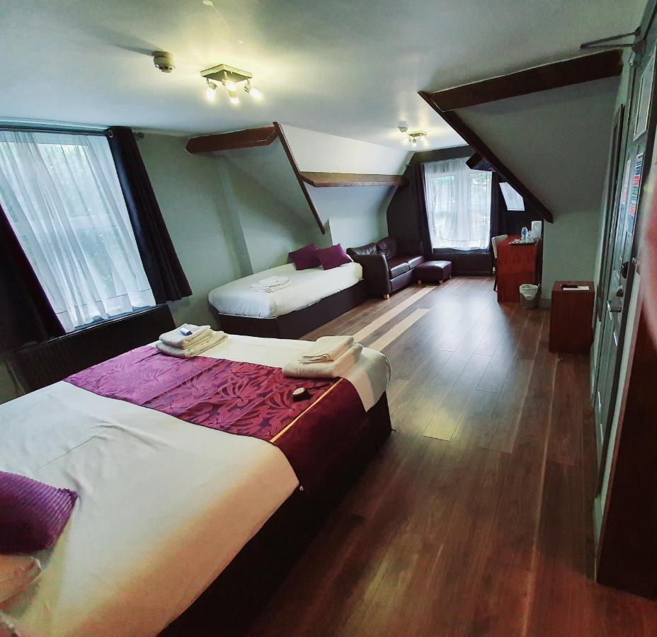 Bennetts Hotel Лонг Итон Экстерьер фото
