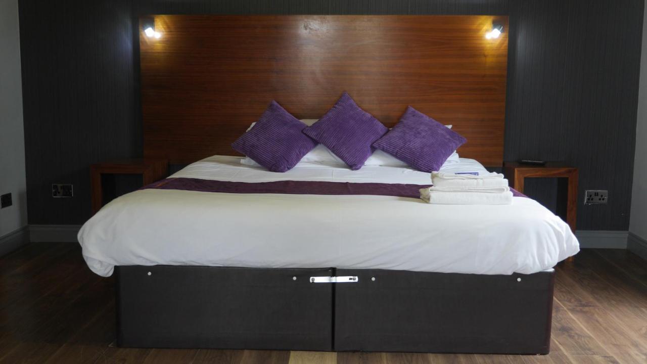 Bennetts Hotel Лонг Итон Экстерьер фото