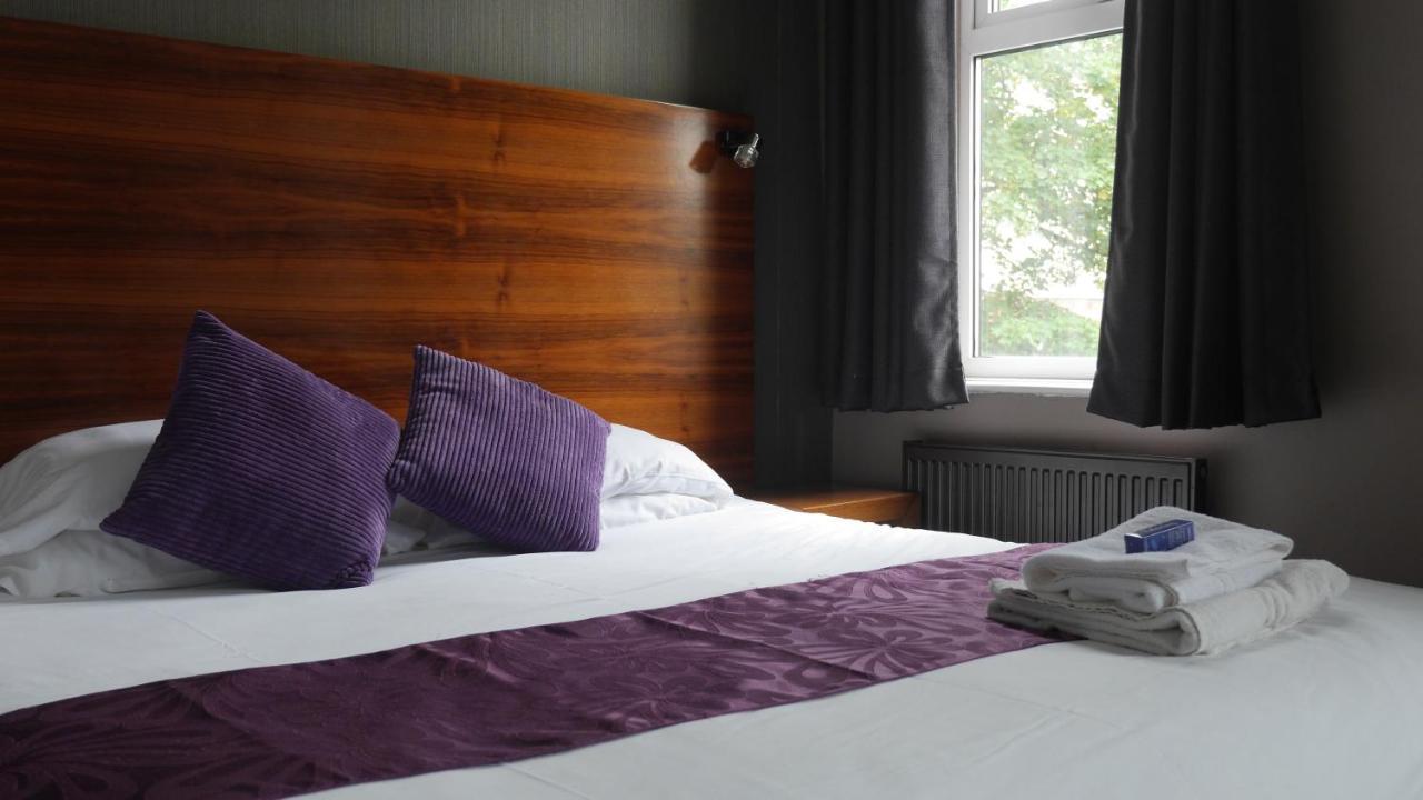 Bennetts Hotel Лонг Итон Экстерьер фото
