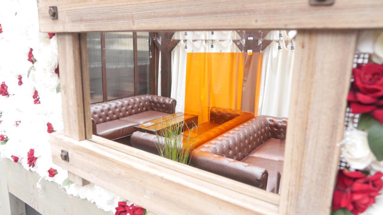 Bennetts Hotel Лонг Итон Экстерьер фото