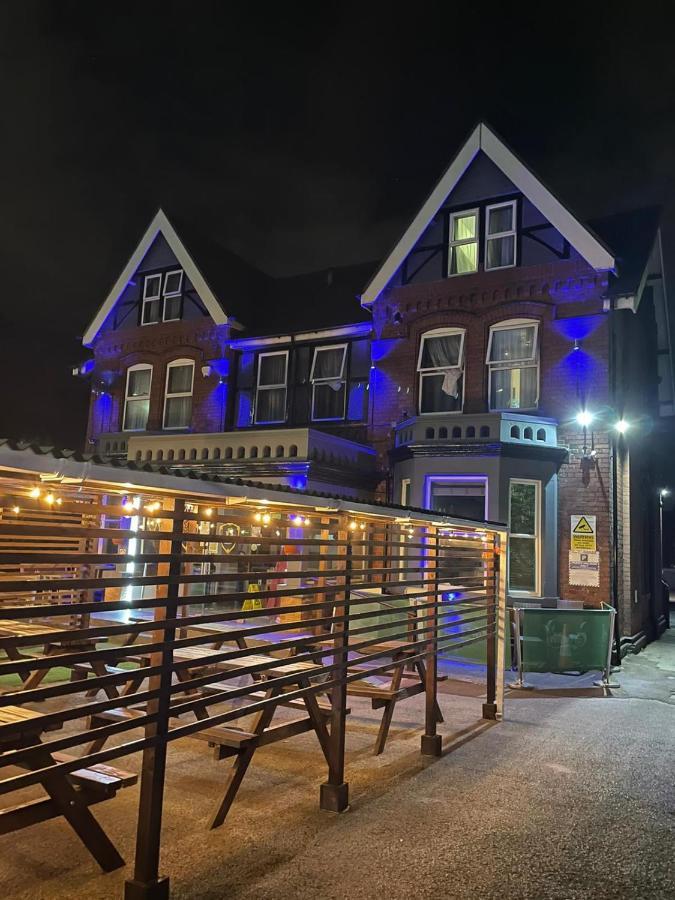 Bennetts Hotel Лонг Итон Экстерьер фото