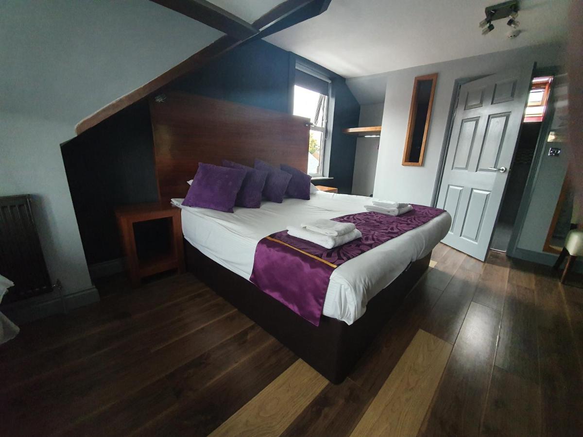 Bennetts Hotel Лонг Итон Экстерьер фото