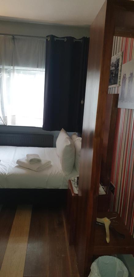 Bennetts Hotel Лонг Итон Экстерьер фото