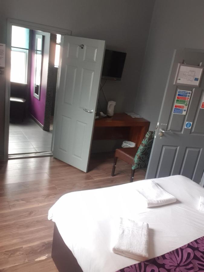 Bennetts Hotel Лонг Итон Экстерьер фото