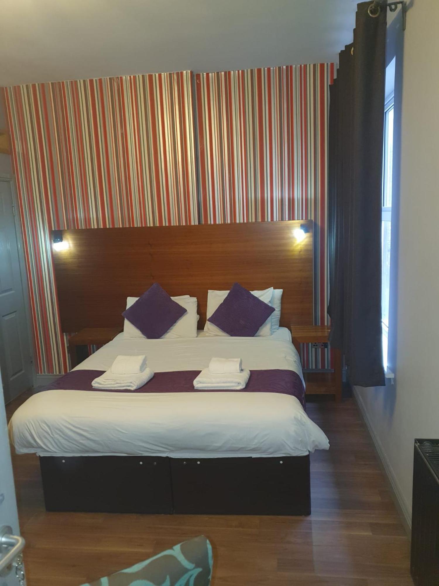 Bennetts Hotel Лонг Итон Экстерьер фото