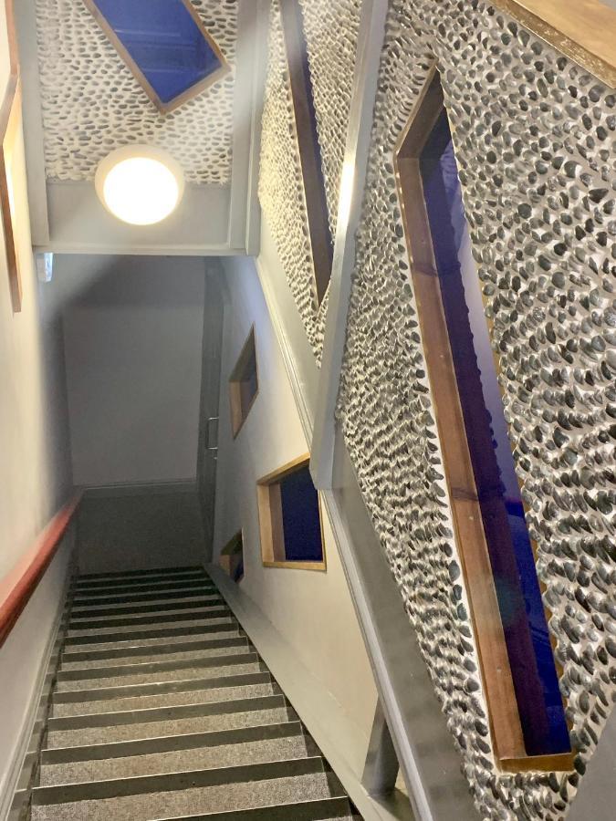Bennetts Hotel Лонг Итон Экстерьер фото